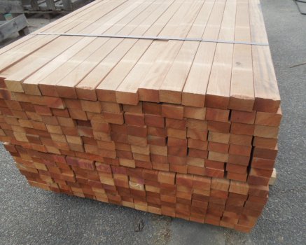 Podkladní hranoly z odolných dřevin - dřevo na terasu - 4